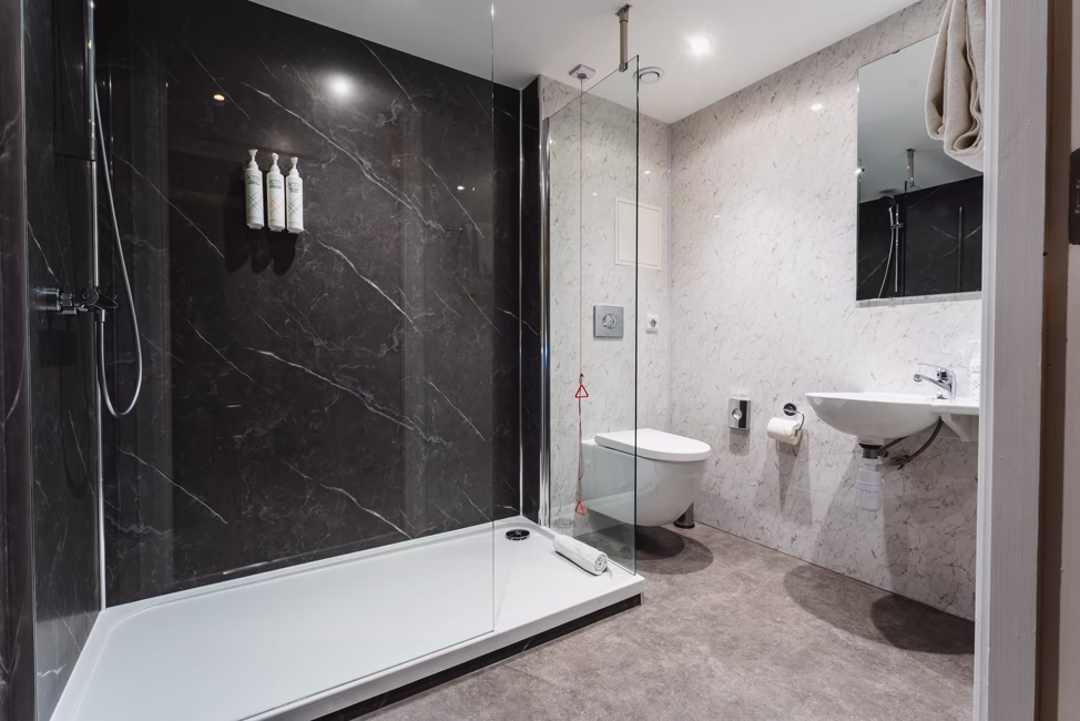 bathroom renovated by conspector in four points flex edinburgh hotel