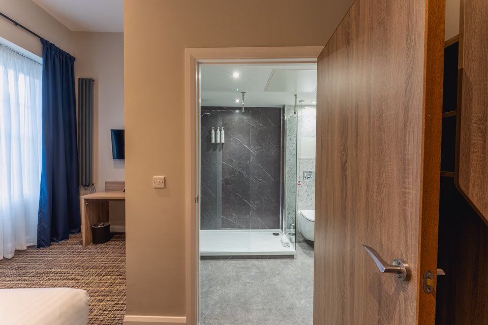 Quality hotel room and bathroom renovation by Conspector in Scotland