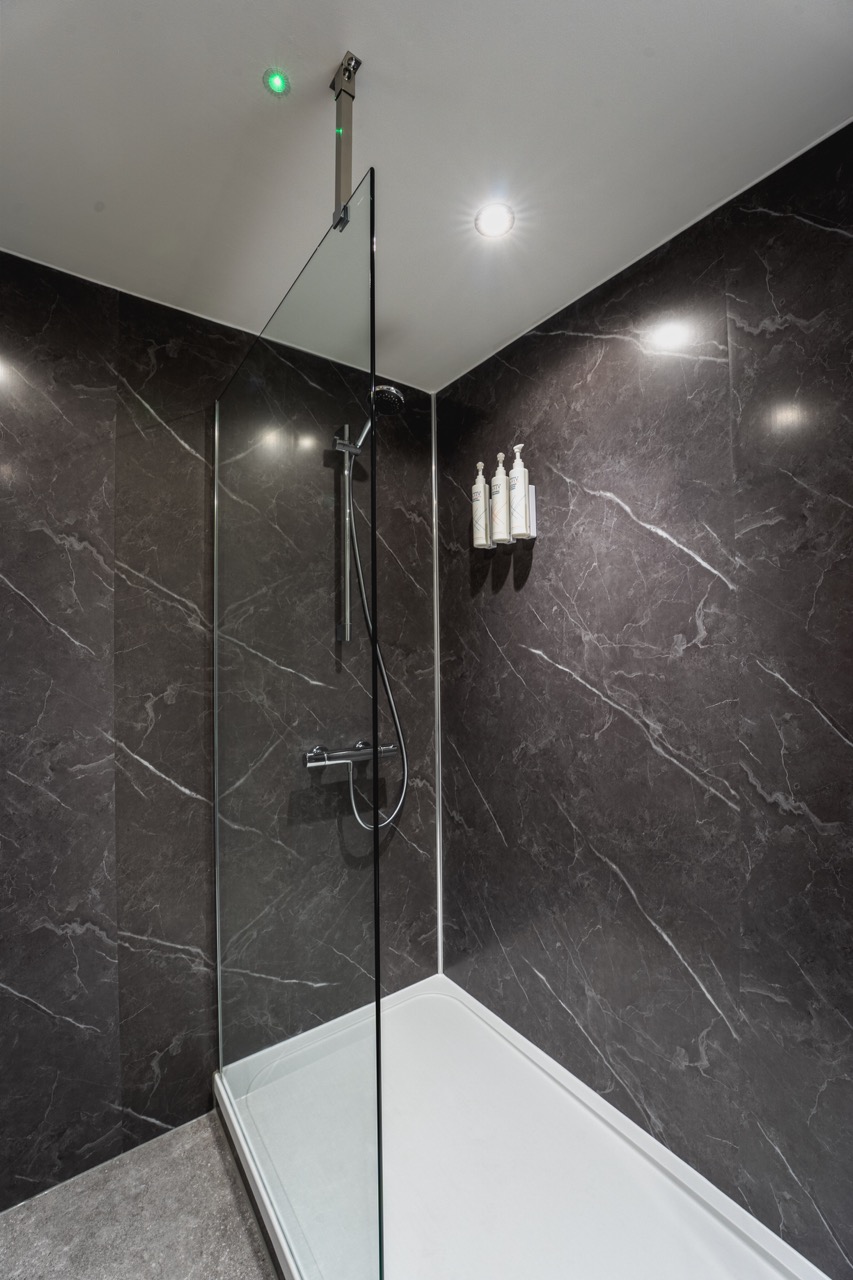shower four points flex edinburgh